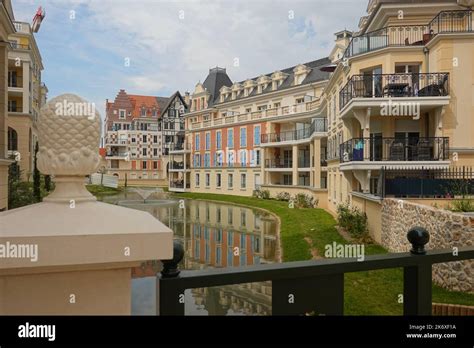 Le Plessis.